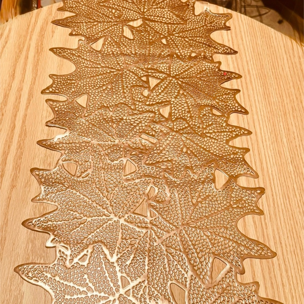 NWOT Metallic leaf table runner rose gold bronze fall autumn leaves